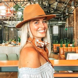 Meet your Posher, Jillian